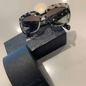PRADA black and white tortoise sunglasses!